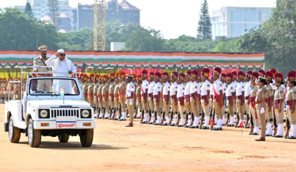 bengaluru-karnataka-cm-siddaramaiah-inspects-the-1627239