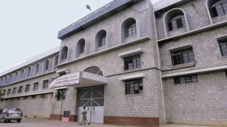 mobile-phones-in-parappana-agrahara